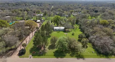 68 Windmill Dr, Hempstead, TX 77445