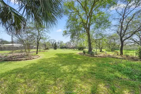 Exterior - 68 Windmill Dr, Hempstead, TX 77445 photo 7 of 8
