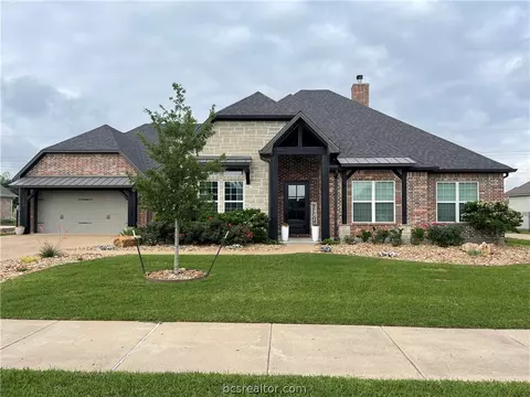 1205 Quarry Oaks Dr, College Station, TX 77845