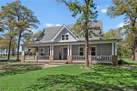 1342 Azalea Dr, Franklin, TX 77856