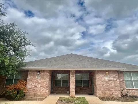 2325 Pronghorn Ln, College Station, TX 77845