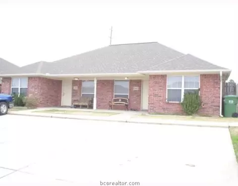 1613 Rock Holw, Bryan, TX 77807