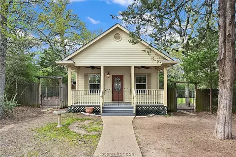 8509 Jackrabbit Ln, Bryan, TX 77808