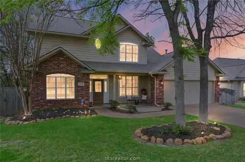 4408 Woodland Ridge Dr, College Station, TX 77845