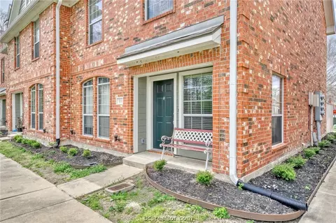1001 Krenek Tap 703, College Station, TX 77840