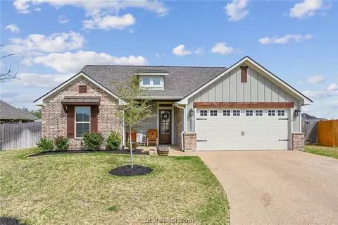 3002 Blackfoot Ct, Bryan, TX 77808