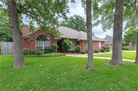 4707 Shoal Creek Dr, College Station, TX 77845
