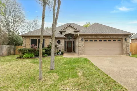 3802 Bridle Ct, College Station, TX 77845