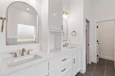 Bath - 4757 N Stonecrest Ct, Bryan, TX 77808 photo 2 of 4