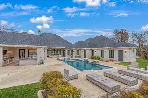 6125 Rain Meadow Dr, College Station, TX 77845
