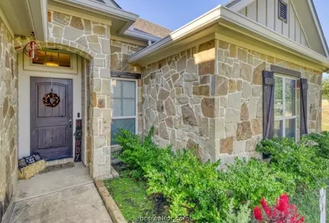 4004 Sunny Meadow Brook Ct, College Station, TX 77845