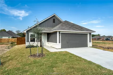 2817 Messenger Way, Bryan, TX 77803 photo 2