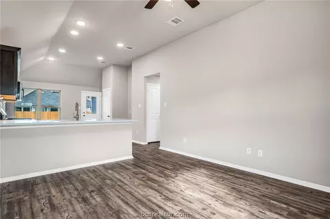 2817 Messenger Way, Bryan, TX 77803 photo 3