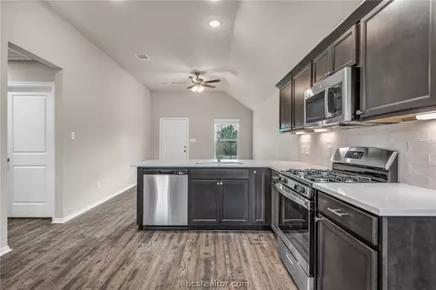 2817 Messenger Way, Bryan, TX 77803 photo 8