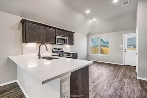 2817 Messenger Way, Bryan, TX 77803 photo 6