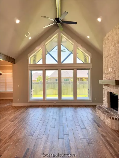 Living - 3621 Dawn Ct, Bryan, TX 77802 photo 1 of 5