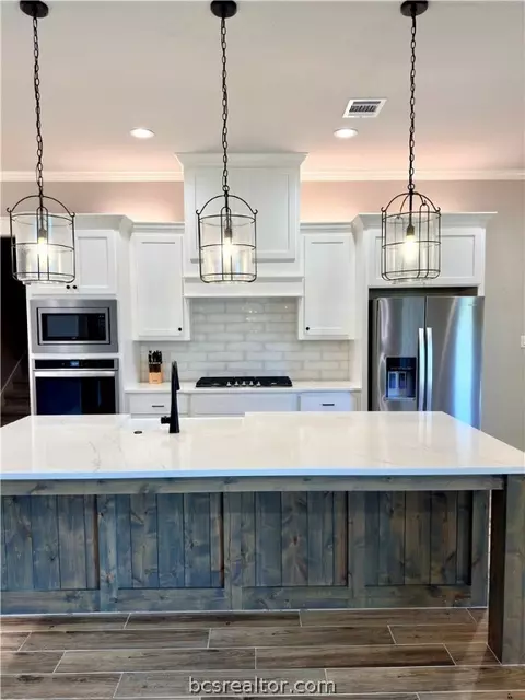 Kitchen - 3621 Dawn Ct, Bryan, TX 77802 photo 4 of 6