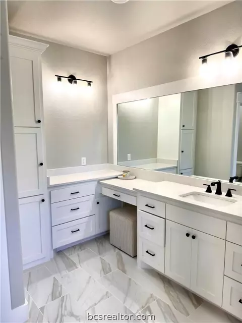Bath - 3621 Dawn Ct, Bryan, TX 77802 photo 7 of 7