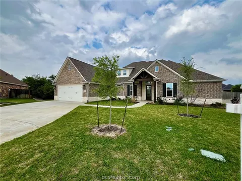 Exterior - 3621 Dawn Ct, Bryan, TX 77802 photo 9 of 9