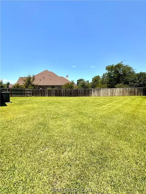 Exterior - 3621 Dawn Ct, Bryan, TX 77802 photo 6 of 9