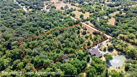 8 Ranchero Rd, College Station, TX 77845