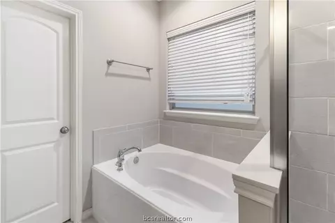 2111 Mountain Wind Loop, Bryan, TX 77807 photo 15