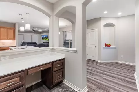 2111 Mountain Wind Loop, Bryan, TX 77807 photo 4