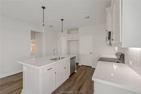 2804 Messenger Way, Bryan, TX 77803 photo 8