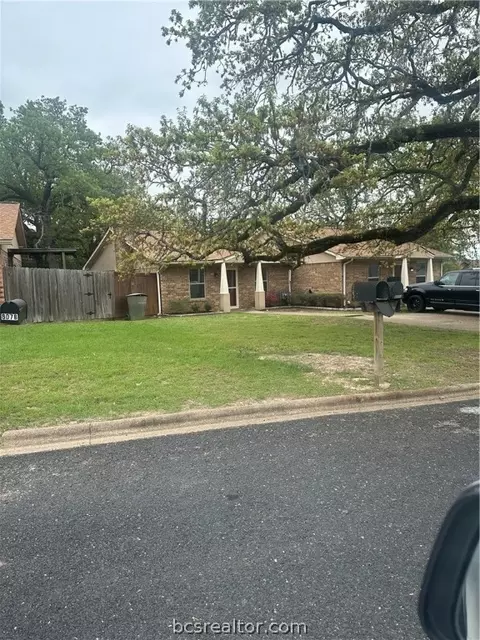 809 Frio, Bryan, TX 77801