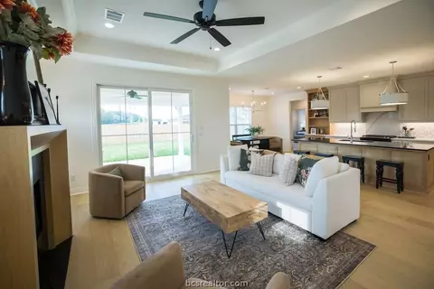 2920 Spector Dr, Bryan, TX 77808 photo 4
