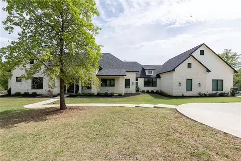 2900 Chaco Canyon Dr, College Station, TX 77845