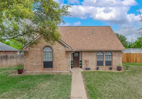 4613 Kensington Rd, Bryan, TX 77802