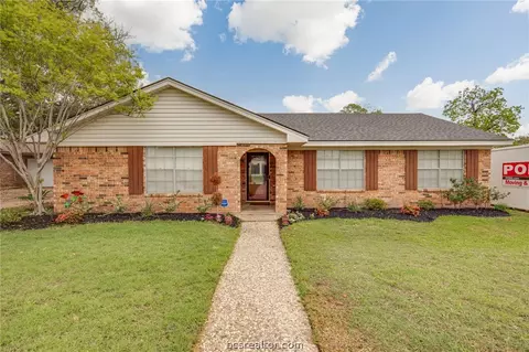 3821 Holly Dr, Bryan, TX 77802