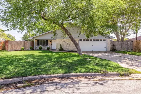4401 Robinhood, Bryan, TX 77803