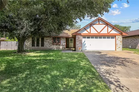 1105 Allen Forest Dr, Bryan, TX 77803