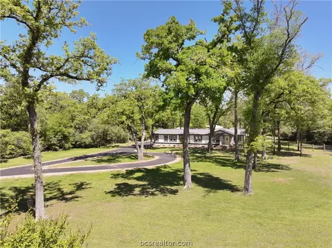 9677 Elmo Weedon Rd, Bryan, TX 77808