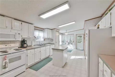 11154 Hillcrest Dr, Conroe, TX 77303 photo 21