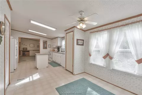 11154 Hillcrest Dr, Conroe, TX 77303 photo 15