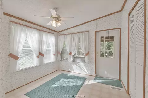 11154 Hillcrest Dr, Conroe, TX 77303 photo 14
