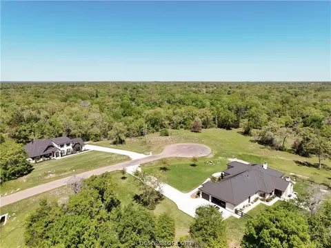 10357 Albert Dr, Iola, TX 77861 photo 2