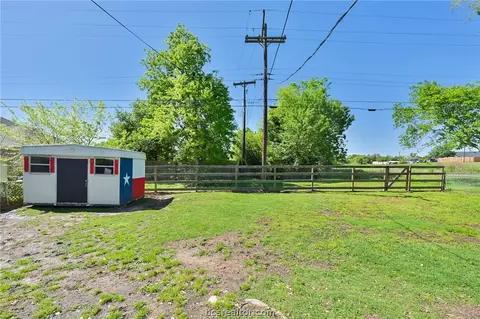 1204 Garden Ln, Bryan, TX 77802 photo 18