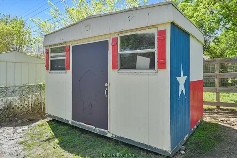 1204 Garden Ln, Bryan, TX 77802 photo 19