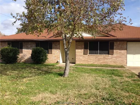 1107 Sage Ave, Bryan, TX 77803