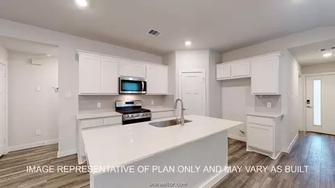 962 Lady Bird Ln, College Station, TX 77845