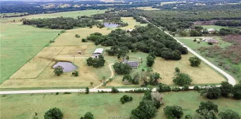 9450 Deep Well Rd, Bryan, TX 77808