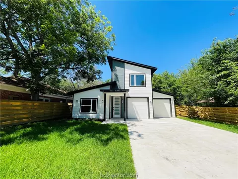 906 E 24th St, Bryan, TX 77803