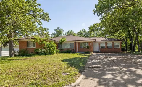 4212 Nagle St, Bryan, TX 77801