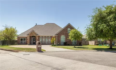2463 Newark, College Station, TX 77845