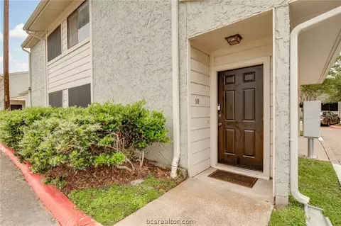 4509 Carter Creek 10, Bryan, TX 77802