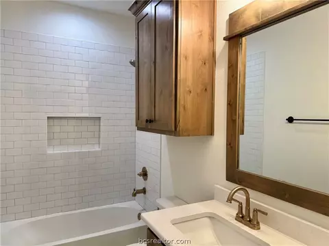 Bath - 3537 Chantilly Path, Bryan, TX 77808 photo 3 of 3